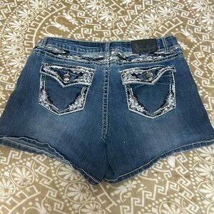 Soundgirl Embroidered Sequins Rhinestone Denim Shorts Women’s Juniors SZ 15